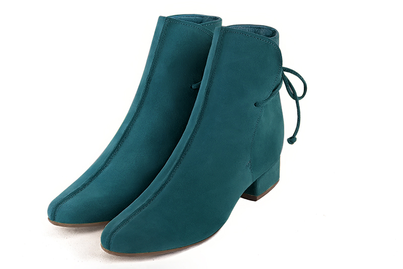 Peacock blue women's ankle boots with laces at the back. Round toe. Low block heels. Front view - Florence KOOIJMAN